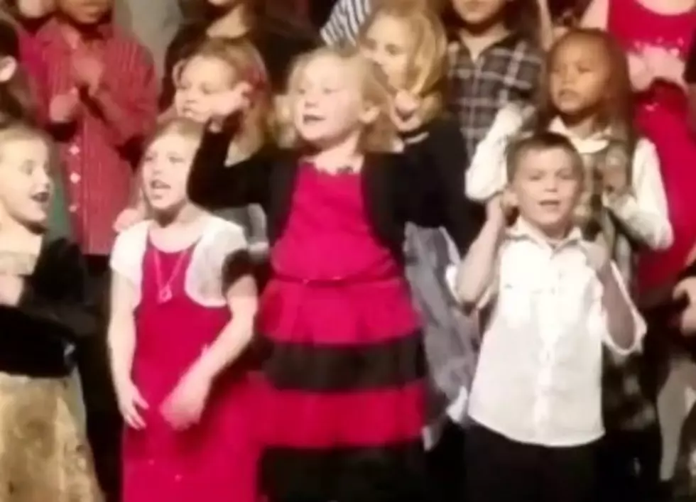 Freeport Girl Dances at Her Holiday Concert Like Nobody’s Watching but Santa