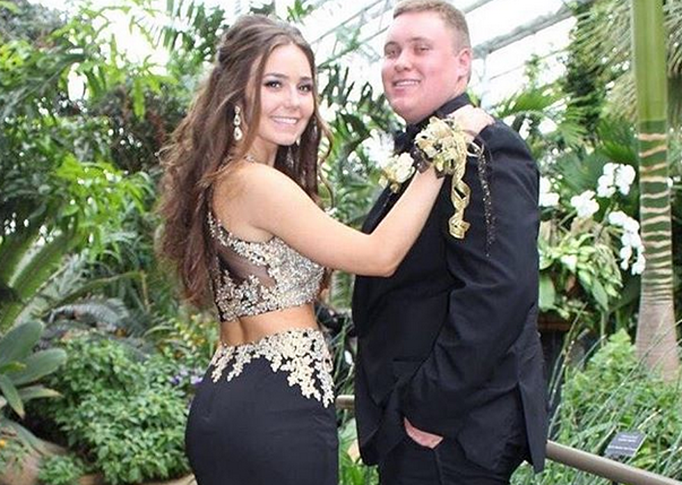 These Are 6 Of Our Favorite Rockford Area Prom Photos