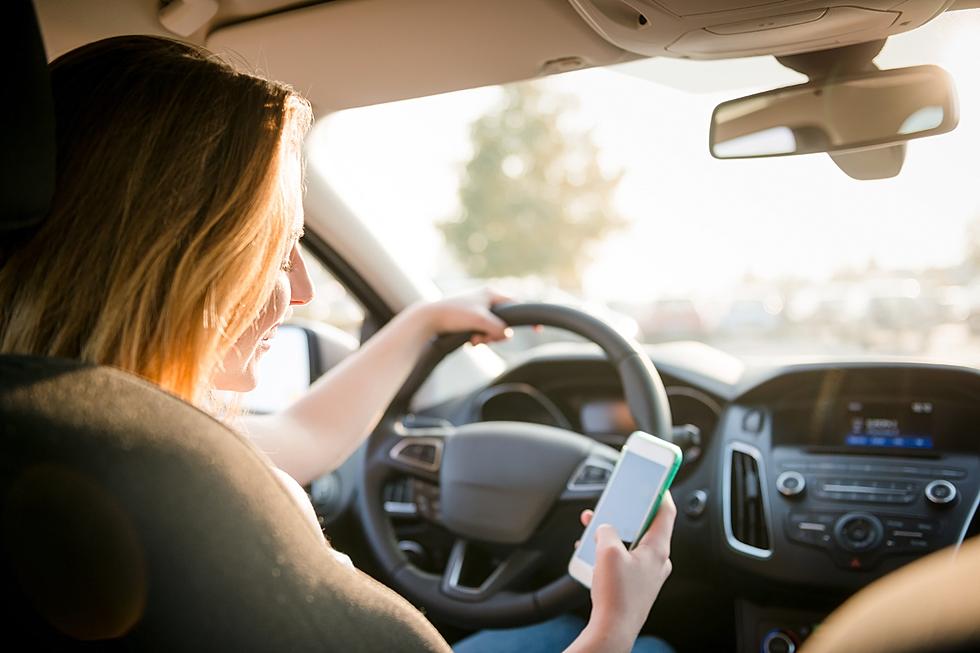 You Should Probably Put Your Phone Away; A New E-DUI Law Might Be Coming To Illinois