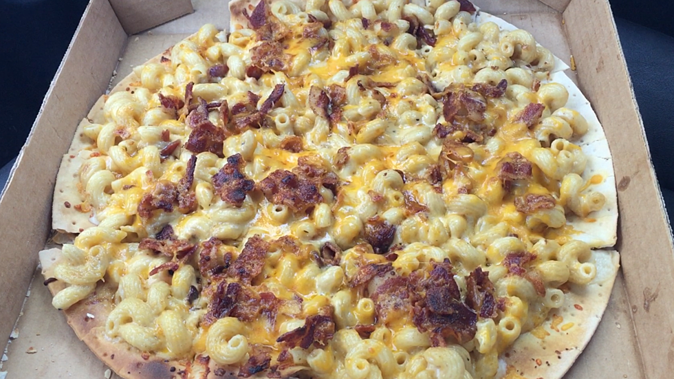 Top This: Mac + Chee-zza