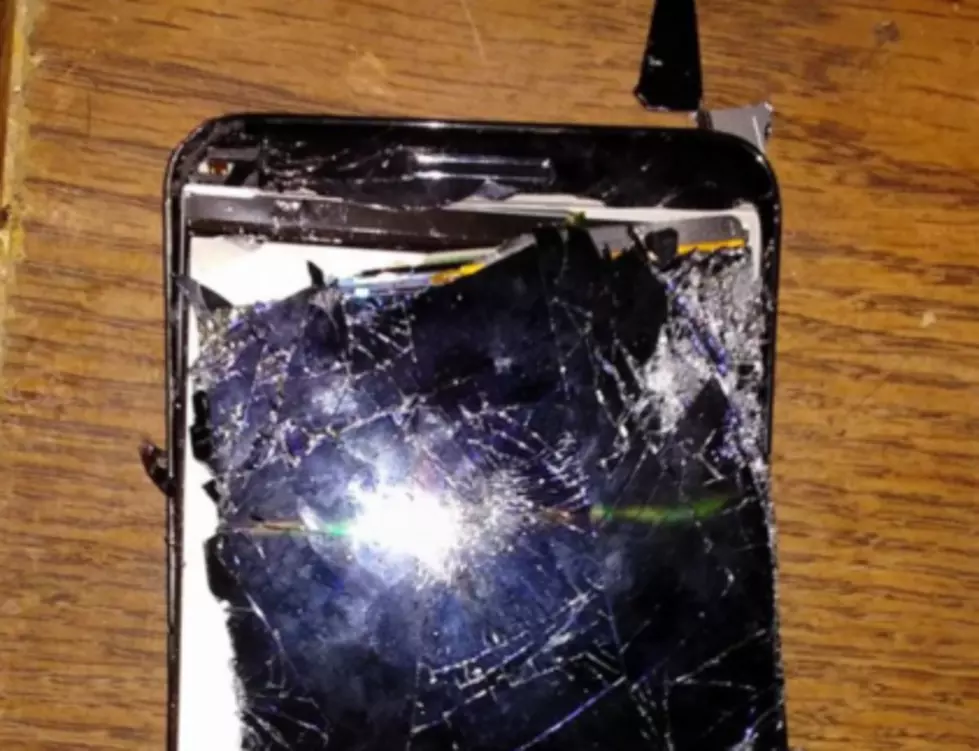 Woman Selling Her Busted Phone On Facebook Is Convinced It's Fine