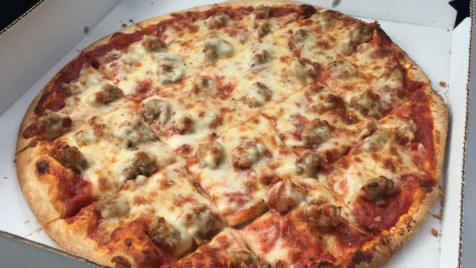 Rockford Pizza Place Giving Away Entire Pizzas for Free