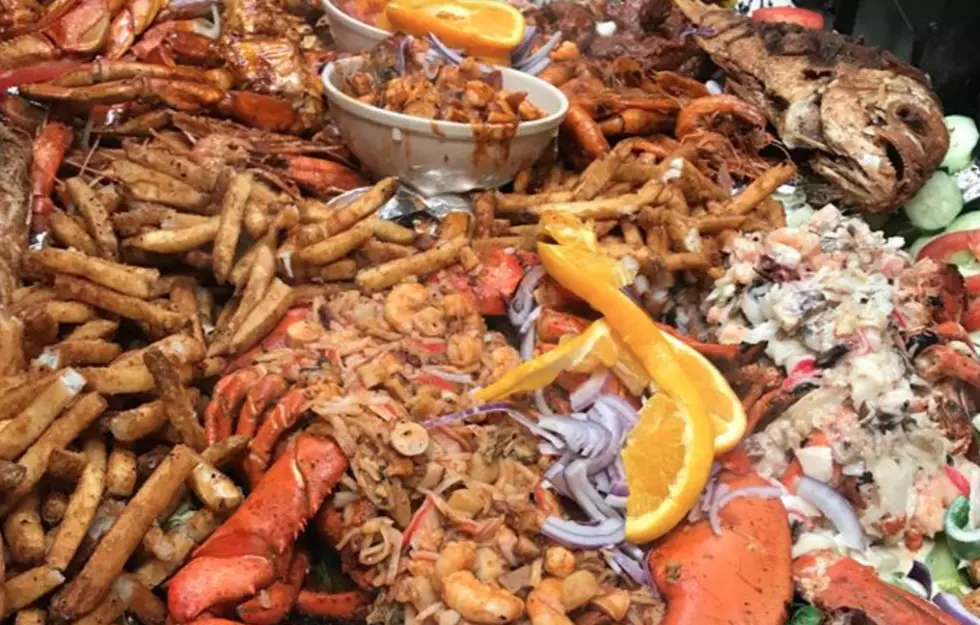 This Chicago Restaurant Has Unbelievable Seafood Platters