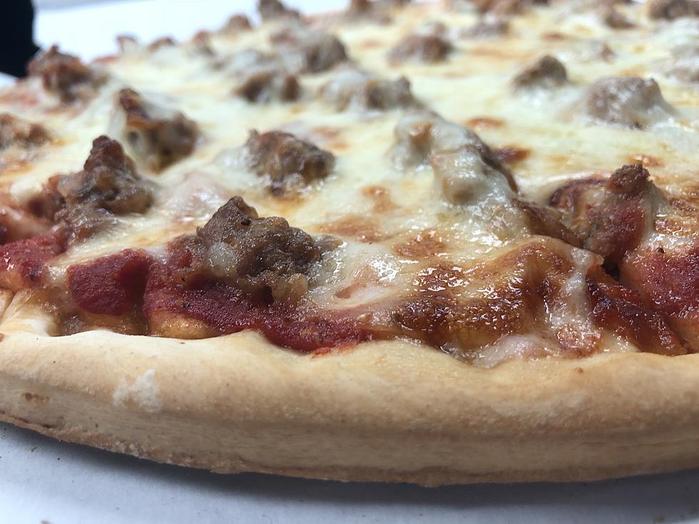 The 10 Best Joints In Rockford For Thin Crust Pizza