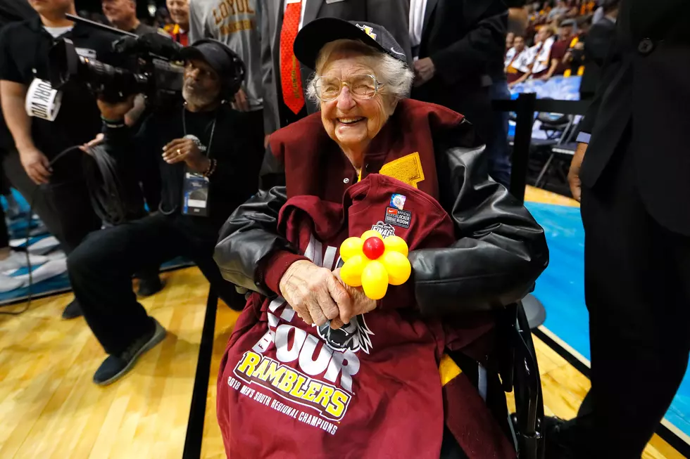 Loyola Chicago's Sister Jean to Receive an Award