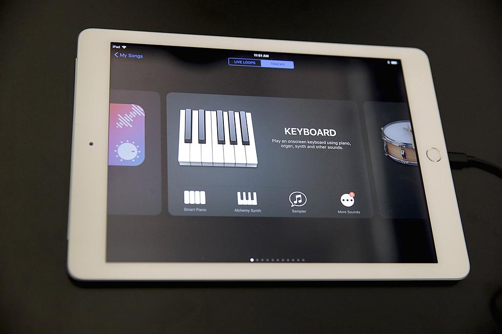 Illinois High School Featured in Apple iPad Promo