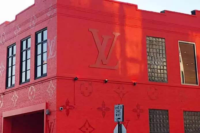 Louis Vuitton Pop Up Store In Chicago Designed By Rockford Native