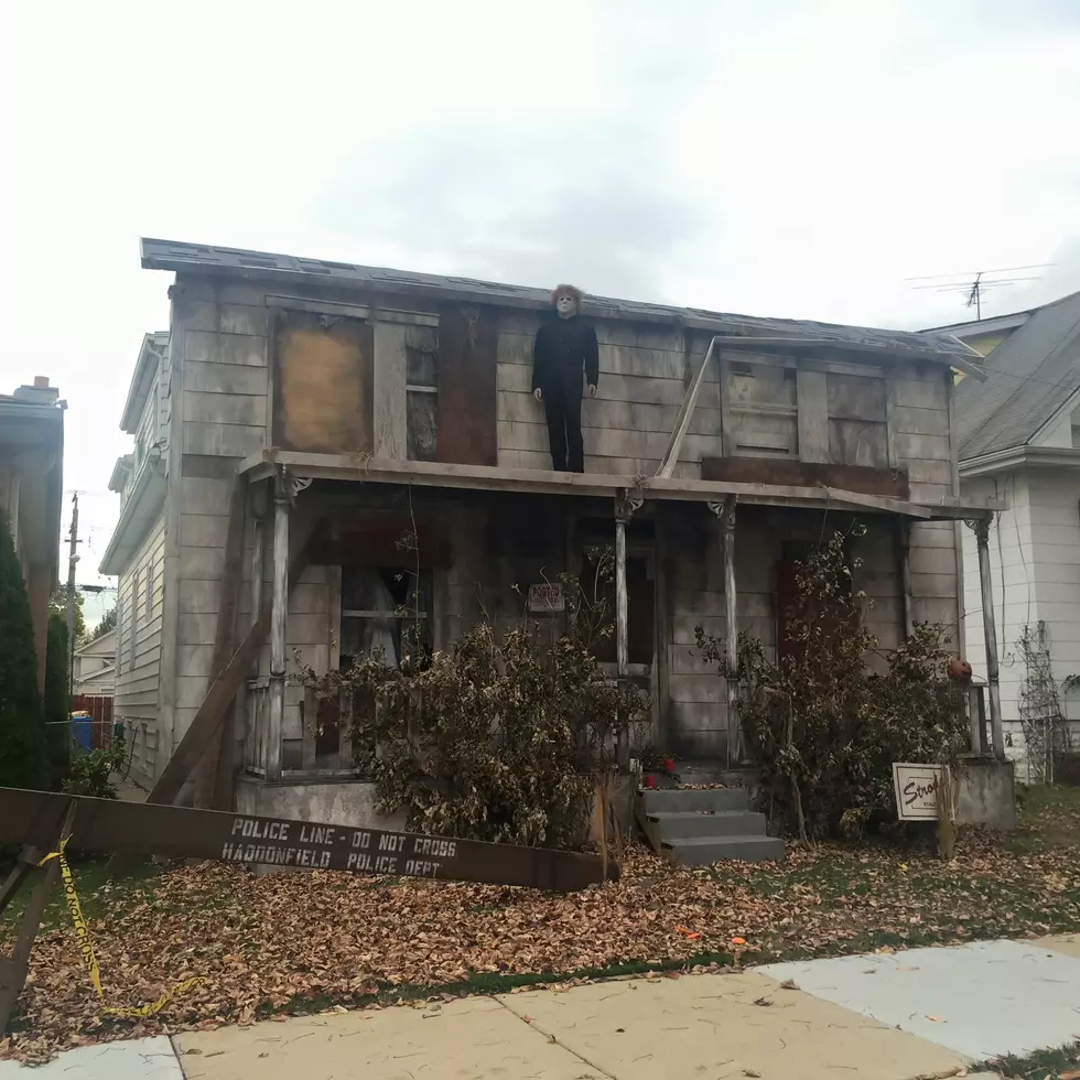 Nothing Will Live up to This Michael Meyers Life Size House Decoration
