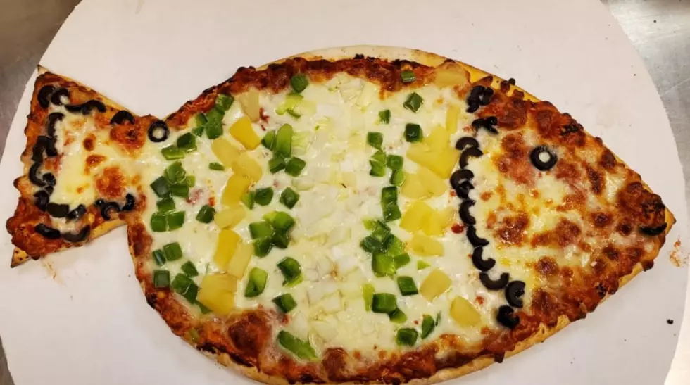 Milwaukee Pizza Joint Selling A Fish-Shaped 'Lenten Pizza'