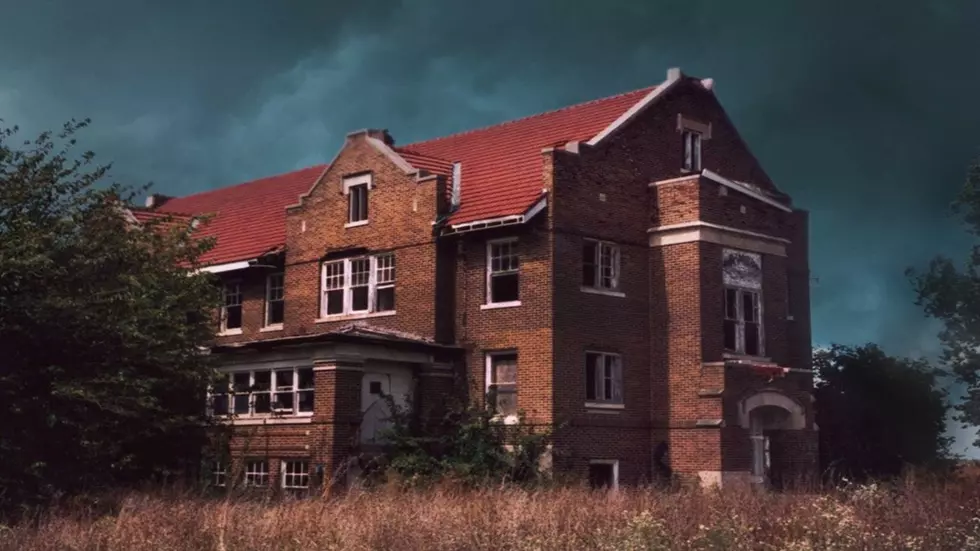 Abandoned Psychiatric Hospital Named Illinois’ ‘Creepiest Haunted House’