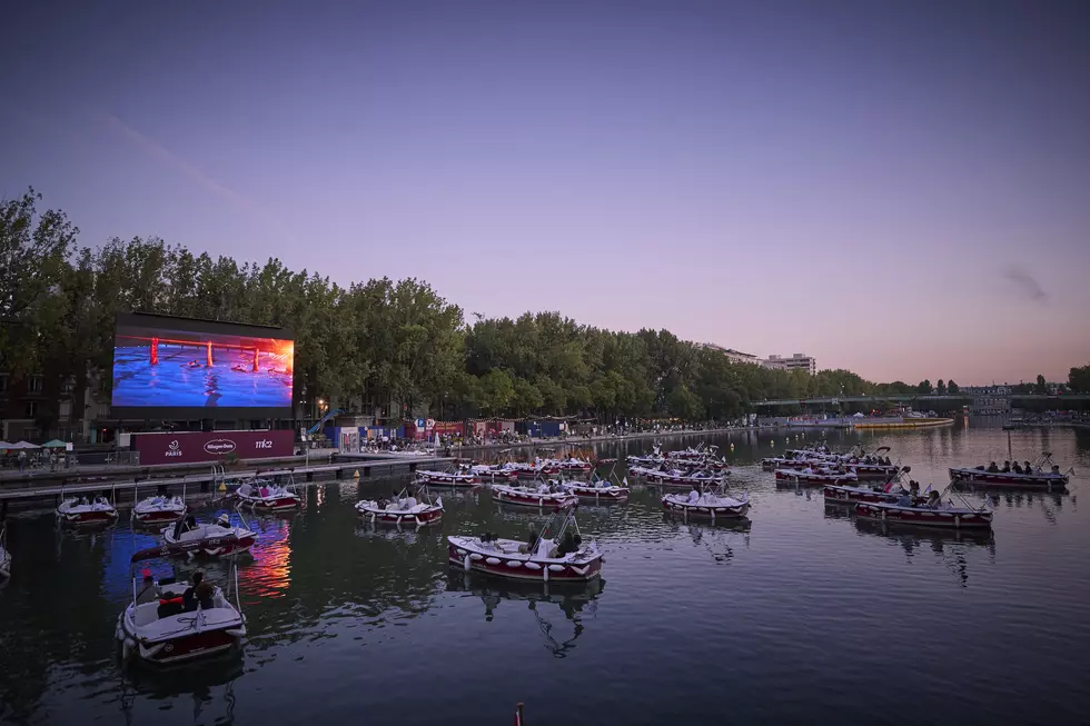 Grab Your Tube, Kayak, Or Canoe And Enjoy A Movie In Illinois
