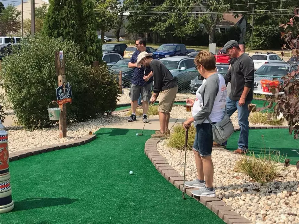 Roscoe Bar Has Weekly *Free* Mini Golf for Kids