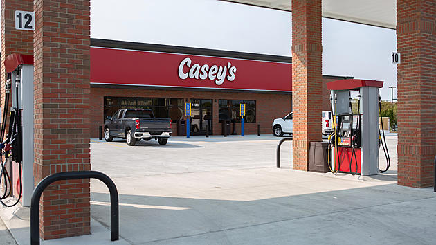 Casey&#8217;s Logo Got a Glow-Up &#038; They Announced Pizza Month Deals
