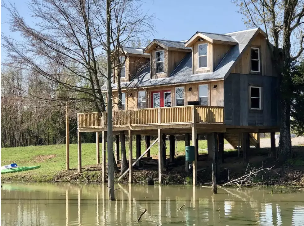 This Illinois Airbnb is a Giant Lakeside Treehouse on 800 Acres