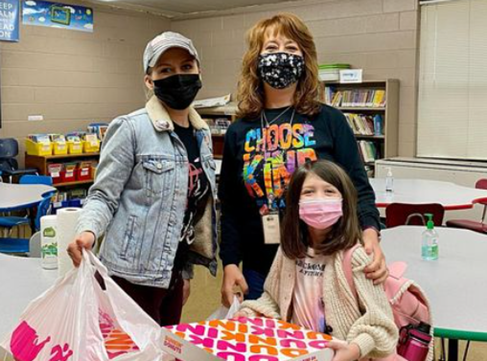 Rockford Mom Helps Daughter Fulfill Her Dreams of Delivering Donuts to Local Teachers