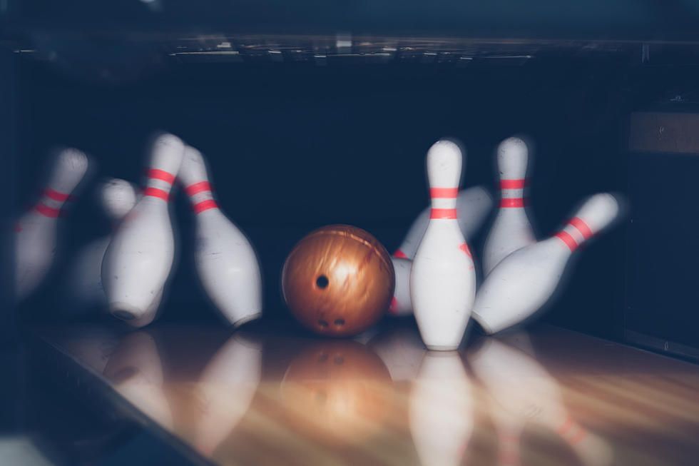 Illinois Man Bowls a Perfect Game With Ball Containing Father’s Ashes