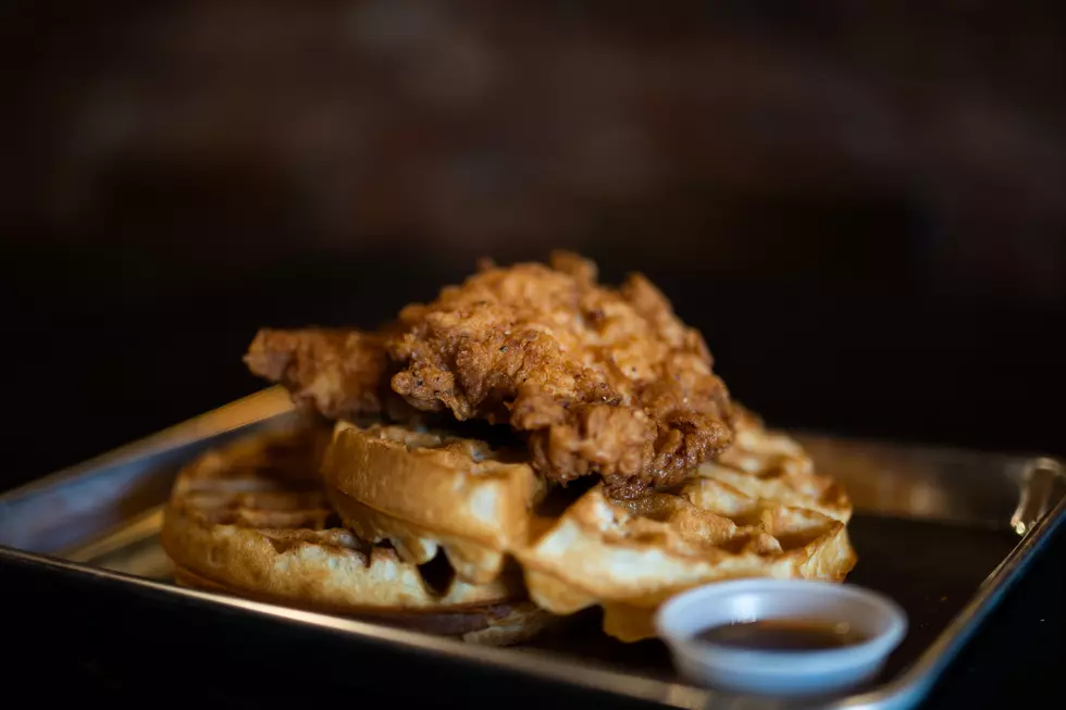 Illinois’ ‘Can’t Miss Chicken & Waffle Joint’ Is Only An Hour From Rockford