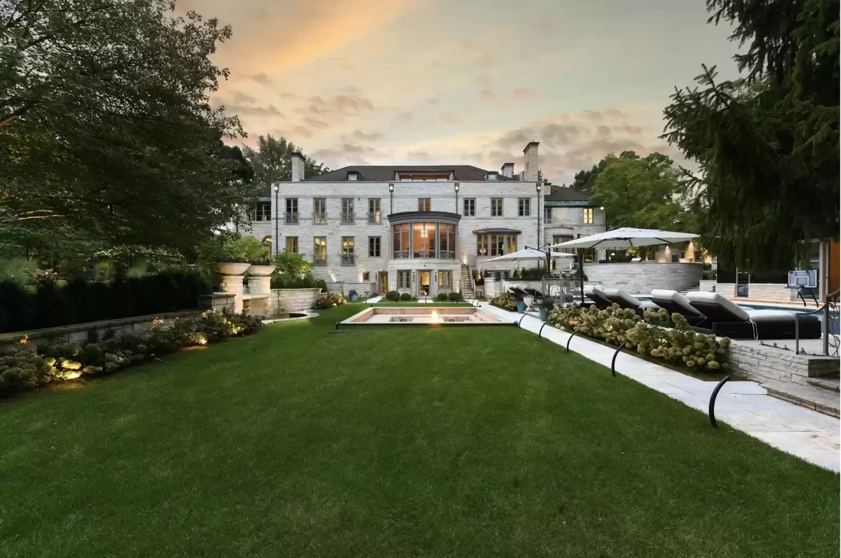 10 Jaw Dropping Mansions For Sale in Illinois' Richest Town