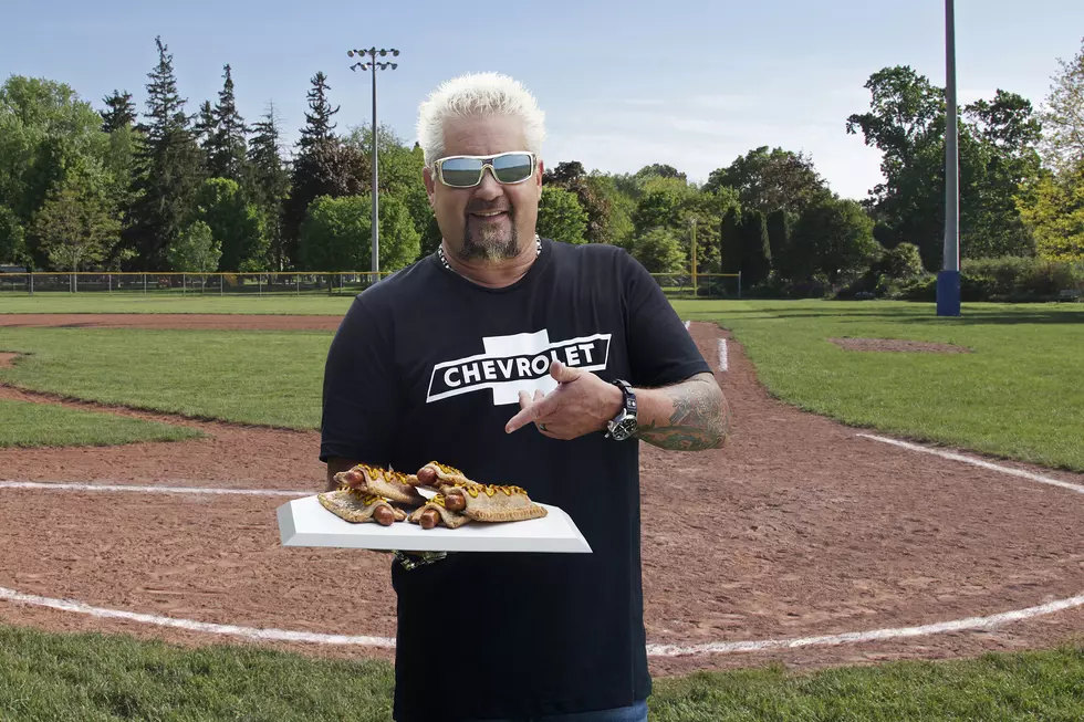 Introducing a new twist on a classic: The Apple Pie Hot Dog. Che