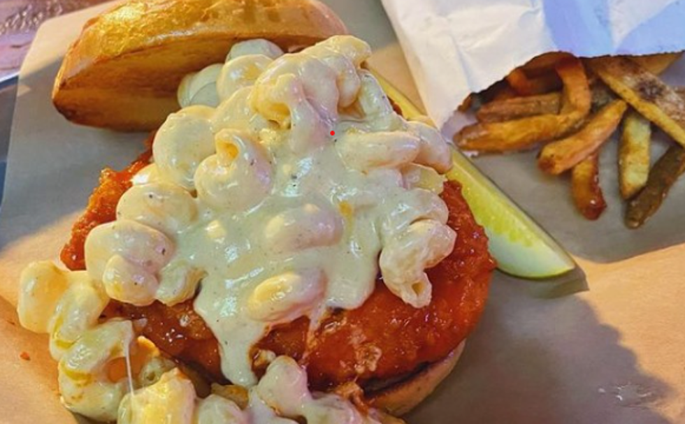 Ale House in Illinois Just Debuted the Best Comfort Food Sandwich Ever