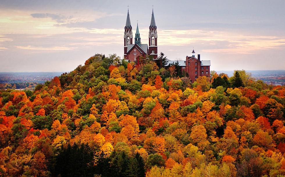 5 Amazing Spots South of Menominee, Michigan for Some Fun Leaf Peeping