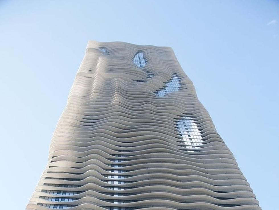 Gigantic Illinois High-Rise Called One of America’s Weirdest Buildings