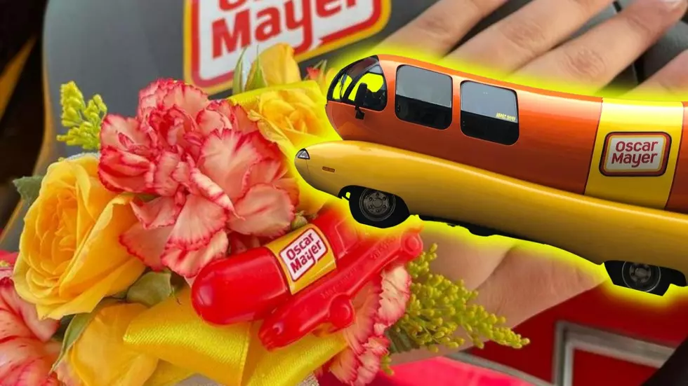 Illinois Students Can Win A Wienermobile Ride To Prom This Year