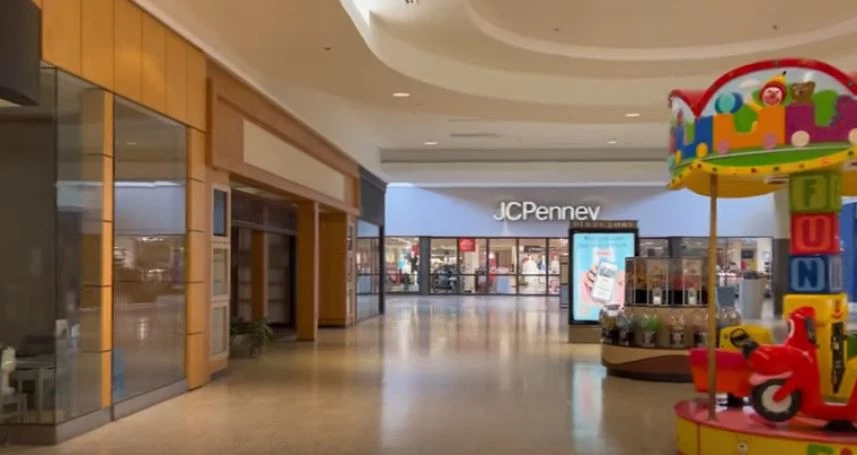 South Park Mall (Moline, Illinois), Malls and Retail Wiki