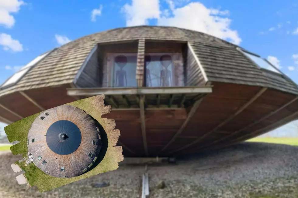 Does This Odd IL Home For Sale Prove That Aliens Live Among Us