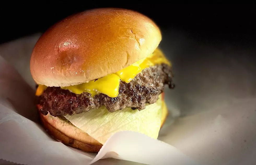 Illinois Talk Show Names &#8216;Best Burger&#8217; in the Area