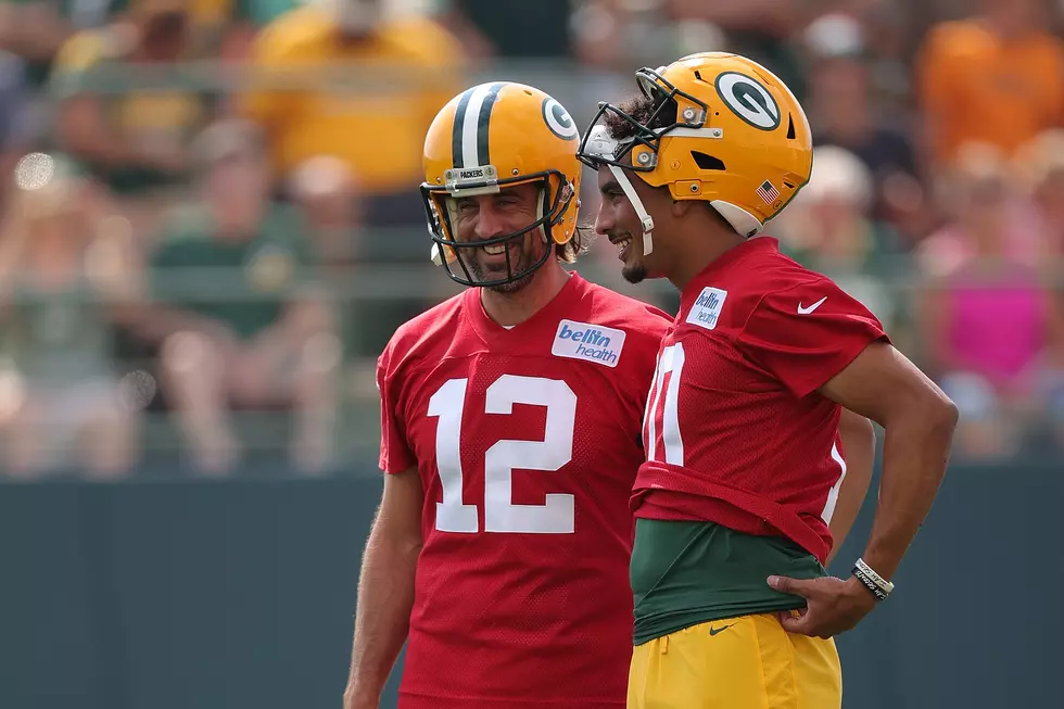 One of the NFL’s Most Handsome QBs Plays for the Green Bay Packers