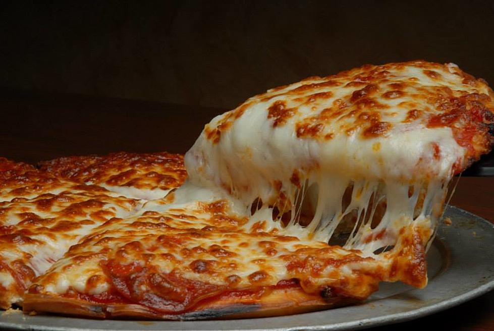 Have You Had a Slice at Illinois’ Oldest Pizza Joint? 