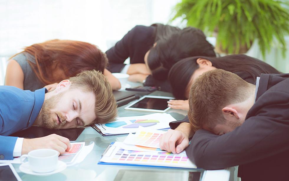 Top 7 Reasons Illinoisans Find Themselves Bored At Work