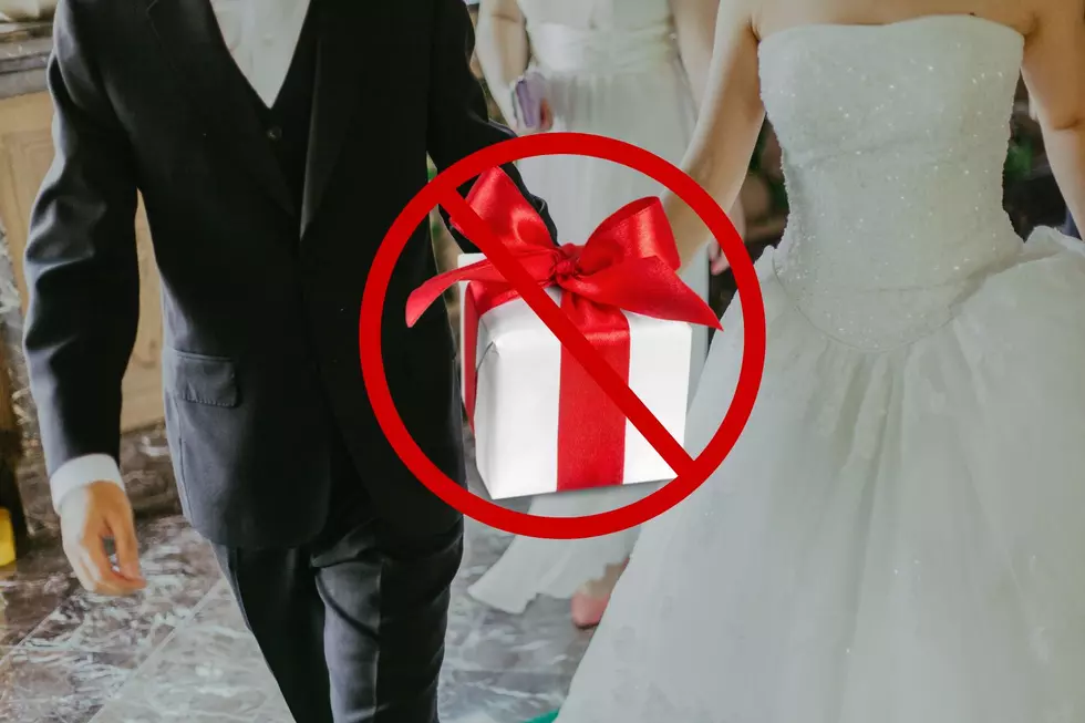 Illinois&#8217; No-Go List: 11 Worst Wedding Gifts for Newlyweds