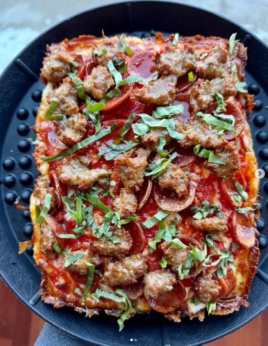 This Wild Illinois Pizza Was Just Named One Of America's Buzziest