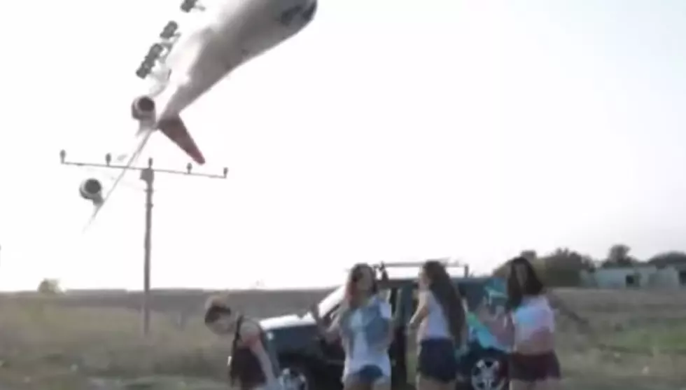 Jumbo Jet Rolls and Dancing Girls [VIDEO]