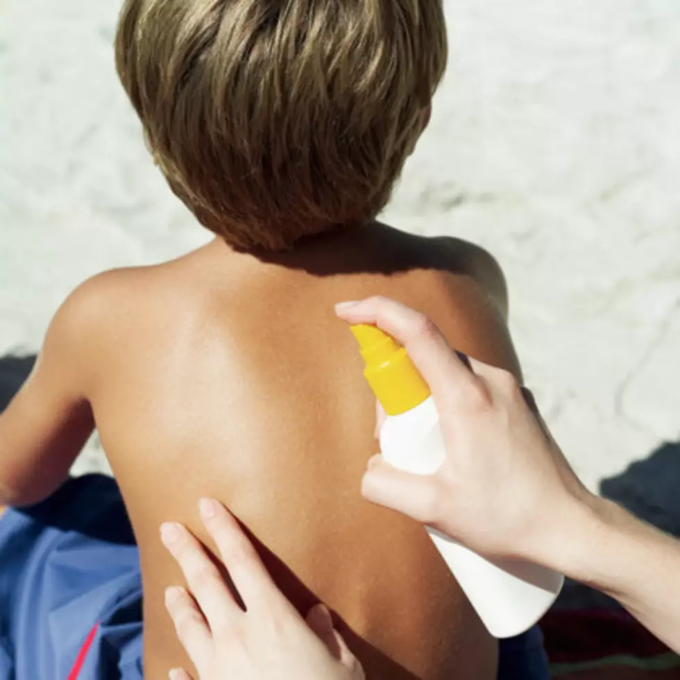 FDA Says Stop Using Spray Sunscreen on Children
