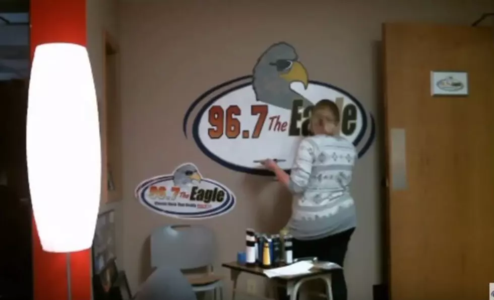 How to Paint a Wall Mural, Lori Tries It! [VIDEO]