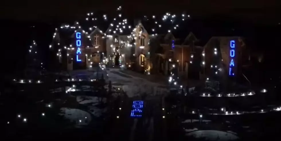 Elburn, IL House Features an Incredible Blackhawks Light Display