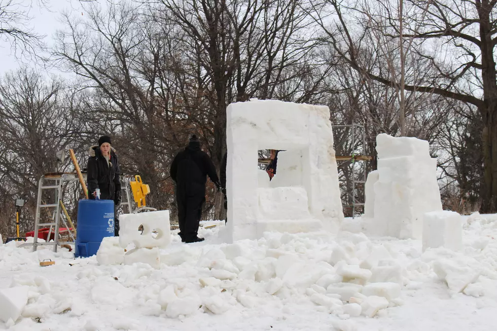 2016 Illinois Snow Sculpting Competition is Underway [VIDEO]
