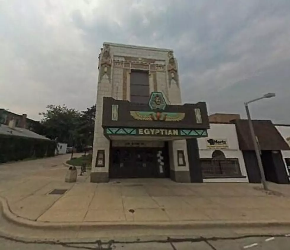 An Evening Of Ghosts And Drinks At The Egyptian Theatre In DeKalb