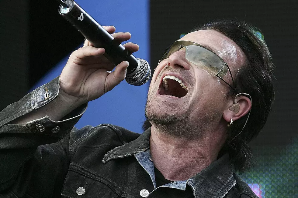 U2&#8217;s Bono Takes a Bad Fall in Chicago (Video)