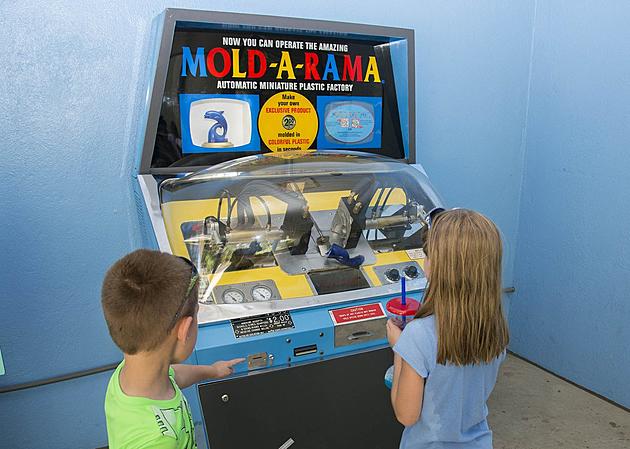 Mold-A-Rama Still Making Kid’s Favorite Souvenirs in Chicago