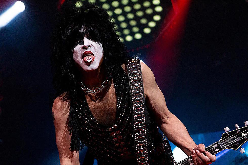 Paul Stanley of KISS, Quarantine Jams With Fans…so Awesome! (Video)