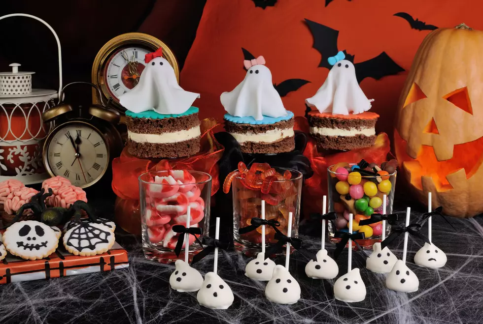 Local Bakery Selling DIY Halloween Cookie Kits