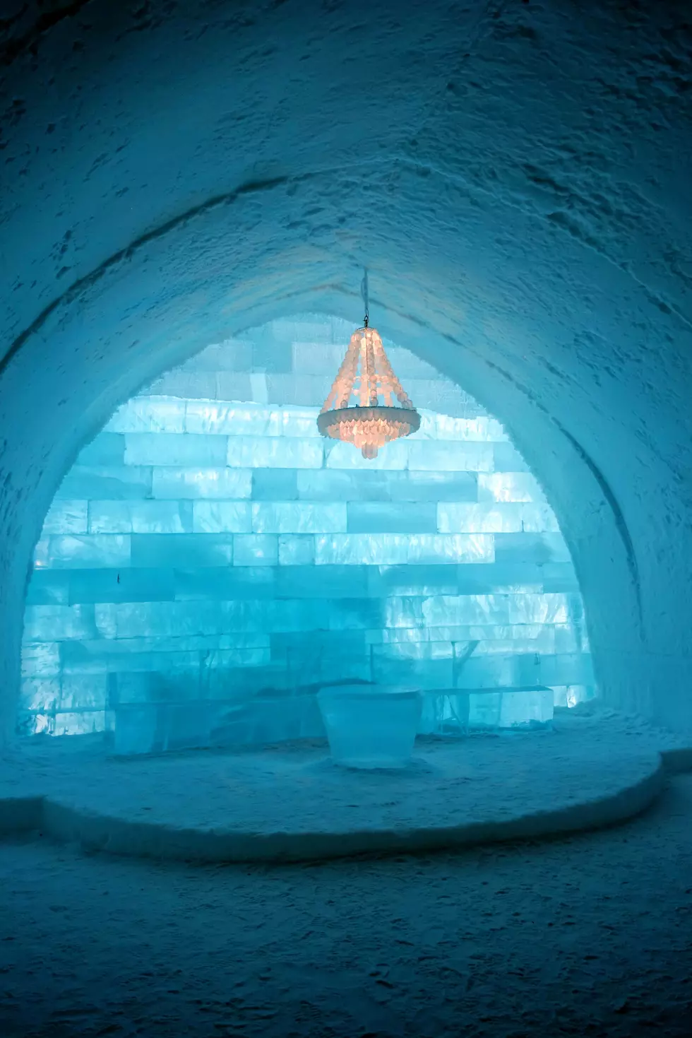 Have Dinner In Real Ice Igloo At Chicago Restaurant