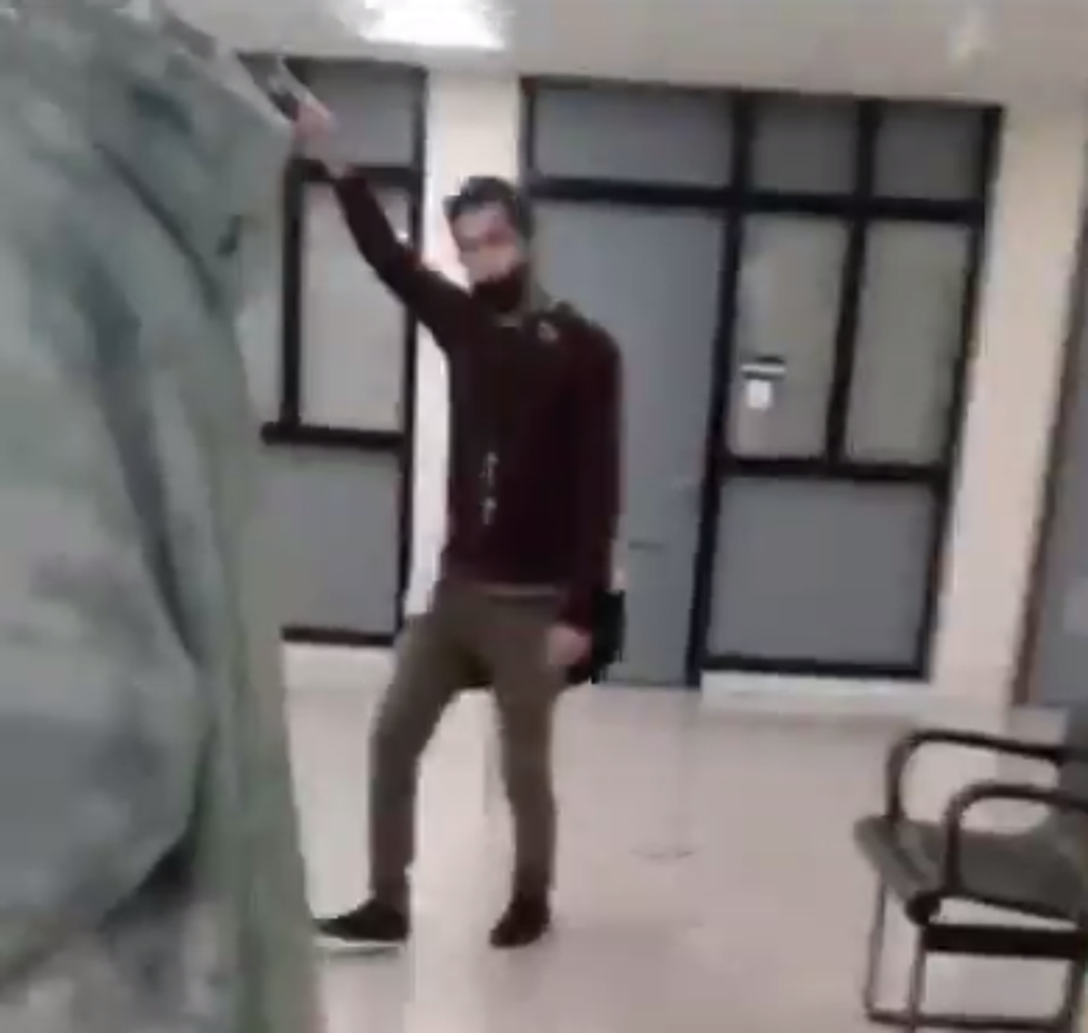 Illinois Teacher Calls Student a “Piece of S***” For Not Wearing Mask (Video)