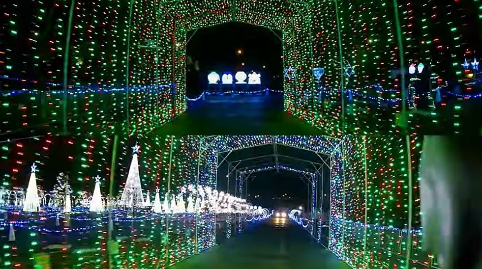 Stay Home! Here&#8217;s Five Illinois Christmas Lights Displays (Videos)