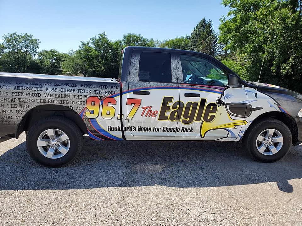 96.7 The Eagle Rockford