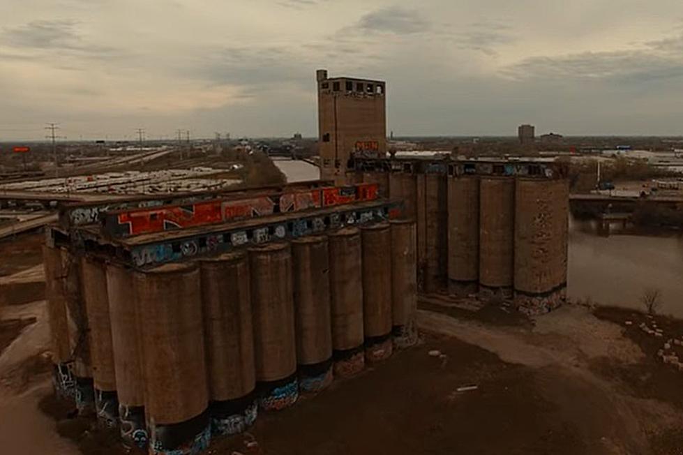 A Must See – Abandoned Grain Silos in Chicago, Illinois. Empty Since 70’s